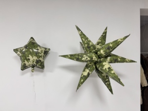Globo de Mylar de 32 Pulgadas con Diseño de Explosión de Estrella y Camuflaje para Decoración de Fiestas de Cumpleaños y Jubilación - Product Image 4