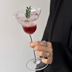 Verre à pied en cristal Margaret, forme unique et élégante, pour whisky, martini, vin, desserts, idéal pour mariages et réceptions - Product Image 5
