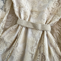 Robe midi élégante pour femme, décontractée, en dentelle brodée, coupe trapèze, col montant, manches longues lanternes, ceinturée, fluide, pour le quotidien et les vacances