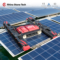 Robot de nettoyage de panneaux solaires photovoltaïques de type sur chenilles pour les fermes solaires résidentielles, commerciales et industrielles avec fonctionnement à distance