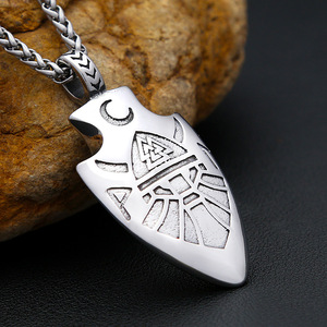 Colgante de acero inoxidable con forma de flecha vikinga yunnique, collar celta nórdico para hombre, regalo con diseño geométrico - Product Image 3