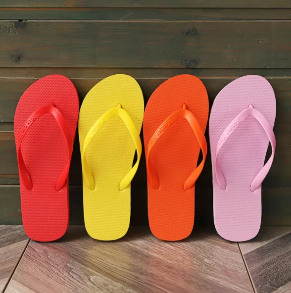 2021 new flip flops rubber thick soles summer solid color beach flipflops indoor soft non-slip bathroom slippers for women men