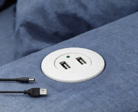 Enchufe de escritorio industrial/hospitalario empotrado de plástico con 2 puertos USB 2.1A y tomas de corriente/cargador USB