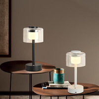 Marché de gros Nouvelle mode Lampe rechargeable en acrylique cristallin Abat-jour en métal Lampes de table pour restaurant Chambre à coucher Salle de lecture
