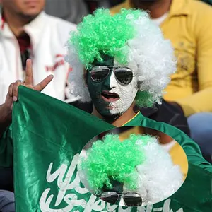 Suudi arabistan futbol taraftarları peruk futbol Fan tezahürat sahne kabarık palyaço patlayıcı kafa Afro peruk