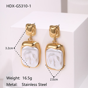 ต่างหูทรงหยดน้ำประดับมุกสี่เหลี่ยมพร้อมชุบทองต่างหูห้อยไข่มุกแบบแปลกๆเครื่องประดับแฟชั่นสำหรับผู้หญิง - Product Image 4