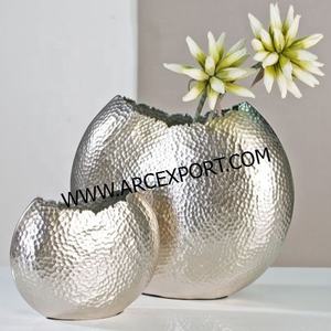 Diseño atractivo Decoración de mesa Florero y maceta Jarrón de material metálico de Calidad exclusiva Vajilla al por mayor Florero - Product Image 4