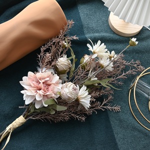 Bouquet de fleurs artificielles Cornelia, roses blanches et roses, décoration de mariage et de maison CF01003 - Product Image 1