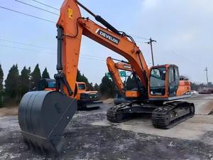 Excavatrice sur chenilles hydraulique DX240HD pour travaux de terrassement et de construction - Product Image 5