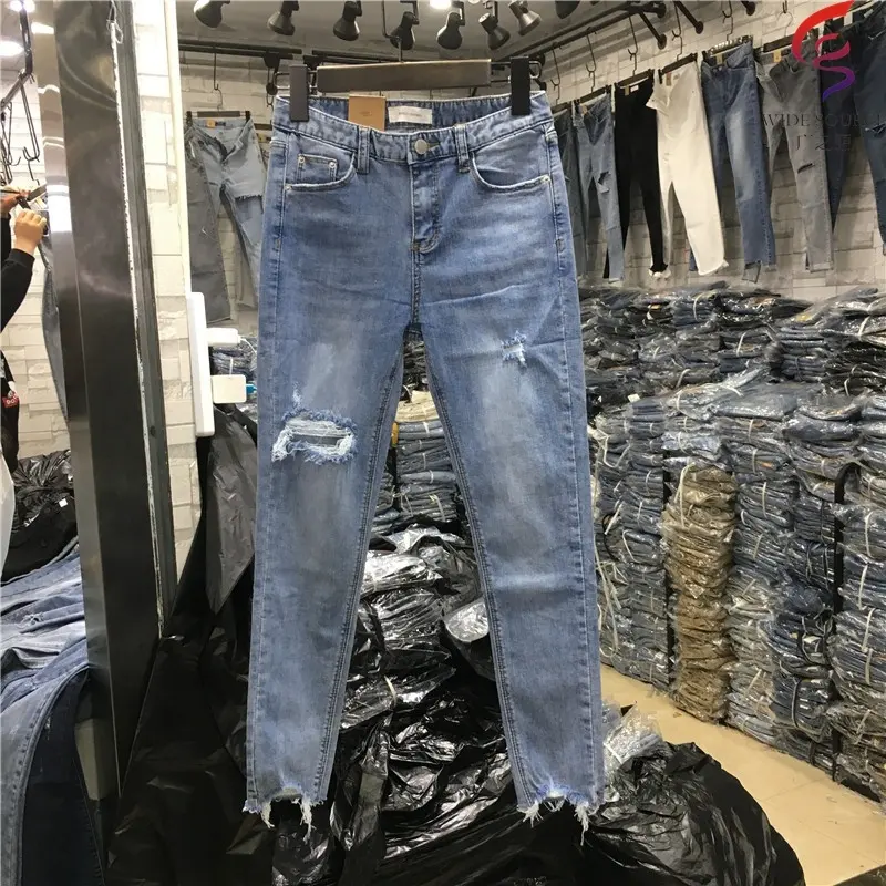 Fertige jeans großhandel guangzhou Frauen Denim zerrissenen Jeans Hosen auf lager