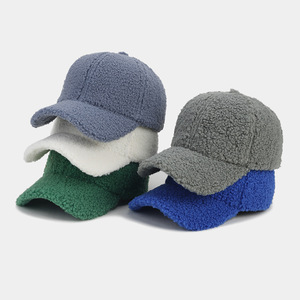 Casquette de baseball d'hiver unisexe bord incurvé épais et chaud en fausse laine d'agneau, couleurs unies, logo personnalisé brodé à la main - Product Image 1