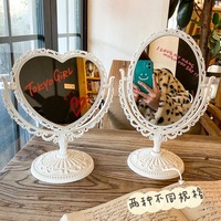 Miroir de princesse rétro rond en forme de cœur, portable pour dortoir, miroir de coiffeuse, outils de maquillage