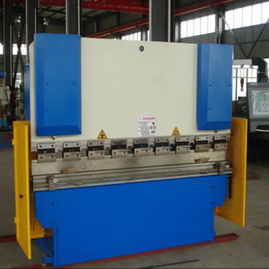 Presse plieuse hydraulique entièrement automatique synchronisée pour tôles d'acier au carbone avec commande CNC PLC et système de recul. - Product Image 1