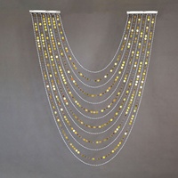 Rideaux de plafond ondulés personnalisés avec des paillettes, rideau à perles acryliques à 13 couches pour la décoration de fond de scène