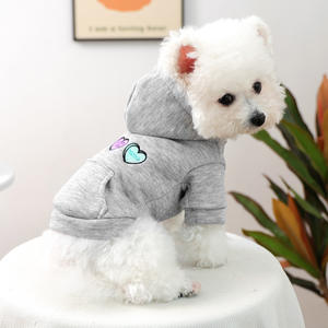 छोटे कुत्तों के लिए प्यारा आधुनिक कढ़ाई दिल ग्रे शीतकालीन पॉलिएस्टर पालतू जानवरों के लिए वेलेंटिन के दिन गर्म फैशनेबल दैनिक पहनने के लिए - Product Image 2