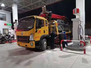 Camion de remorquage Sinotruk HOWO G5X 18 tonnes avec grue à flèche télescopique de 6,3 tonnes pour le sauvetage routier - Product Image 3