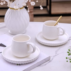 ชุดแก้วกาแฟเซรามิกสีดำขาวสไตล์มินิมอลพร้อมจานรอง - ลายเส้น 3 มิติ ชุดถ้วยชา 2 ชิ้น - Product Image 4