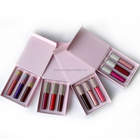 Boîte rigide magnétique en carton rose vide pour emballage de rouge à lèvres avec gaufrage et revêtement UV, taille personnalisable, emballage d'expédition assemblé