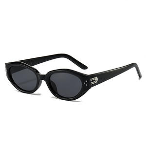 Gafas de sol Qianai Cat Eye para mujer, montura negra de PC, protección UV400, tipo 3, diseño irregular C5-6311 - Product Image 4
