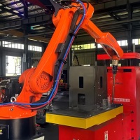 Robot Industrial para Soldar Puertas Metálicas de Gabinetes, 6 Ejes, Posicionamiento Flexible, Soldadura por Arco Precisa para una Buena Formación