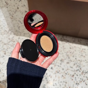 La nouvelle crème BB <span class=keywords><strong>rouge</strong></span> la plus vendue et à <span class=keywords><strong>prix</strong></span> abordable est une lotion de fond de teint éclaircissante et sculptante. - Product Image 4