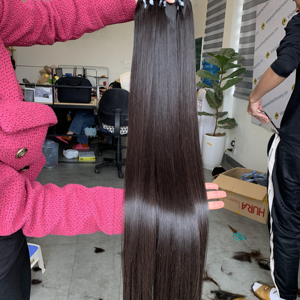Paquete de Cabello Humano Virgen Remy Liso Natural con Frontal 13*4 de Trama Única - Product Image 1