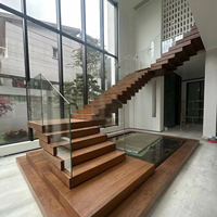 Escaliers pliants d'intérieur sur mesure, durables, en acier inoxydable, avec balustrade en verre moderne pour villa, loft, duplex et appartement, avec marches en pierre naturelle empilées