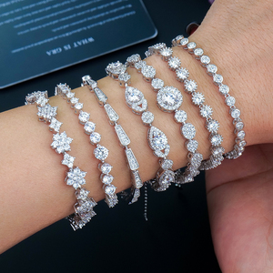 สร้อยข้อมือเทนนิสประดับเพชรโมอิสซาไนต์เต็มเม็ด ทองคำขาว 18K และสร้อยข้อมือแบบเชื่อมต่อ เงินแท้ 925 สไตล์ฮิปฮอป เครื่องประดับหรูหราทันสมัย - Product Image 1