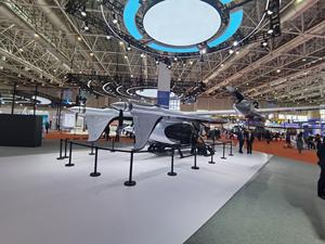 Helikopter Evtol 6-Kursi Baru Serat Karbon Kamera 4K Bentang Sayap 15m Desain Lipat Kontrol Autopilot Kapasitas 100kg Survei Udara - Product Image 4