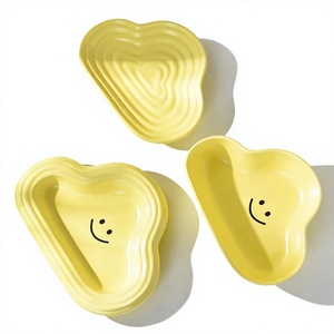 Tazón <span class=keywords><strong>de</strong></span> Comida y <span class=keywords><strong>Agua</strong></span> para Mascotas en Forma <span class=keywords><strong>de</strong></span> Nube <span class=keywords><strong>de</strong></span> Tres Colores para Perros y Gatos - Product Image 1