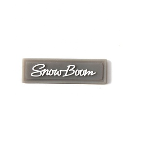 Logotipo en relieve personalizado respetuoso con el medio ambiente de silicona PVC 3D parches de goma suave para prendas de vestir - Product Image 2