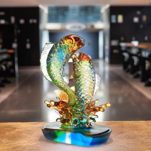 Handmade liuli đôi cá tượng chơi trong nước tùy chỉnh màu pha lê tác phẩm nghệ thuật cho sảnh khách sạn quà tặng của cải của công ty - Product Image 1