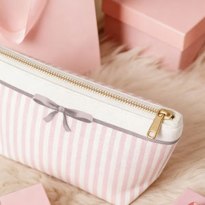 Bolsa de Cosméticos Personalizada al por Mayor, con Diseño de Lazo y Rayas, de Poliéster, Portátil, con Cierre - Product Image 3