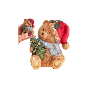 Figurine d'ours en peluche de Noël en polyuréthane, mignonne et parfaite pour la décoration de l'arbre, les présentations de fêtes et la décoration festive de la maison - Product Image 1