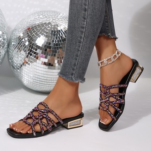 Sandales à enfiler pour femme, à bout carré, ajourées, ornées de strass, à talon carré bas, pour soirée - Product Image 6