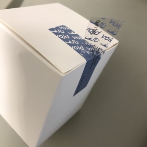 Étiquette adhésive PET anti-contrefaçon de sécurité inviolable personnalisée pour crème pour les yeux, cosmétique, impression Guangdong - Product Image 1