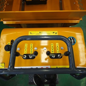 Mini-excavatrice agricole portative sur chenilles autopropulsée, idéale pour l'élevage en ferme - Product Image 6