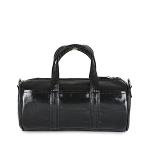 Bolso bandolera negro brillante de calidad coreana en estilo duffel redondo con correa de hombro desmontable y botones a presión. - Product Image 6