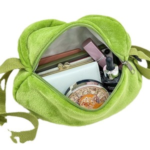 Sac à bandoulière en peluche <span class=keywords><strong>Pepe</strong></span> la grenouille, sac à bandoulière en peluche douce, grenouille de dessin animé, sac à bandoulière tendance, sac amusant pour femmes et filles, usage quotidien décontracté - Product Image 5