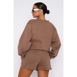 Conjunto de Sudadera con capucha y pantalones cortos de punto de mujer con cuello redondo de gran tamaño y logotipo personalizado, Sudadera corta informal para mujer - Product Image 3