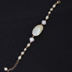 Elegante Pulsera de Perlas de Concha <span class=keywords><strong>para</strong></span> Mujer, Pulsera Delicada de Perlas Cultivadas Chapadas en Oro Minimalista, Joyería de Moda Versátil <span class=keywords><strong>para</strong></span> Regalo - Product Image 3