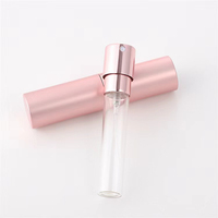 Atomiseur de parfum en verre 8ml et 10ml avec diffuseur à bâtonnets, logo personnalisé, bouchon en caoutchouc sérigraphié pour marque, MOQ 100 pièces