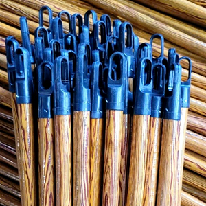 Escoba de madera de eucalipto con mango recubierto de PVC, cerdas con diseño de bandera, fácil limpieza, diseño recto, herramienta de limpieza doméstica Asiawood - Product Image 3