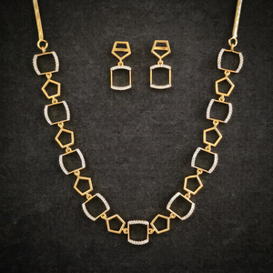 Collar de Perlas de Imitación con Diseño de Mariposa Clásico y Bonito para Mujer de Kanhai Jewels LLP, Chapado en Dos Tonos, Regalo de Boda - Product Image 3