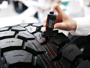 ยางในรถบรรทุก HAWKWAY / llantas Radial สำหรับรถบรรทุกแบบออฟโรด ลายดอกยาง 12.00R20 1200r20 ยางใน ยางรถบรรทุก Llantas 12.00R20 คุณภาพสูง - Product Image 4
