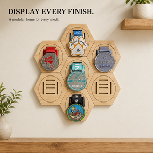 ที่แขวนเหรียญไม้ติดผนังแบบเดี่ยว ชั้นวางโชว์เหรียญแบบติดผนังด้วยกาวในตัว ที่แขวนรางวัลติดผนัง รูปทรง ขนาด และดีไซน์ตามสั่ง ผู้จัดจำหน่าย - Product Image 1