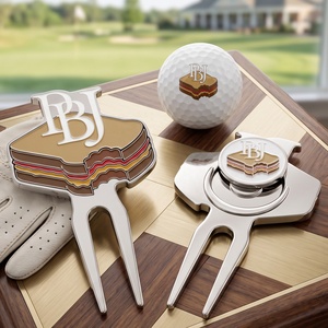 Outil de réparation de divots de <span class=keywords><strong>golf</strong></span> personnalisé en alliage de zinc, durable et écologique, avec marqueur de balle et logo en émail souple, pour personnage de dessin animé irrégulier, en blister - Product Image 2