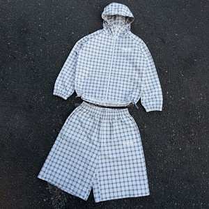 Ensemble de survêtement coupe-vent pour homme, personnalisé en usine, avec veste à fermeture éclair et short en nylon, motif à carreaux intégral - Product Image 2