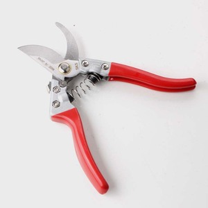 V8 Garden Shears Stainless Steel 5 In Bypass Pruning Scissors For Fruit Tree Trimming 20-30 Mm - Product Image 2