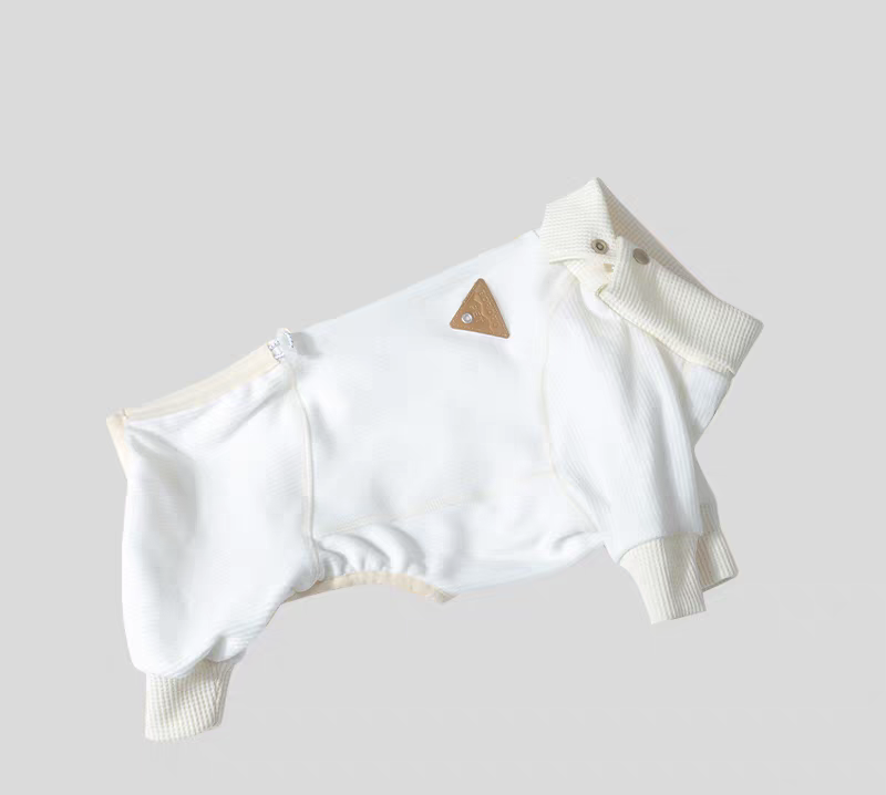 สีขาวน้ำนม